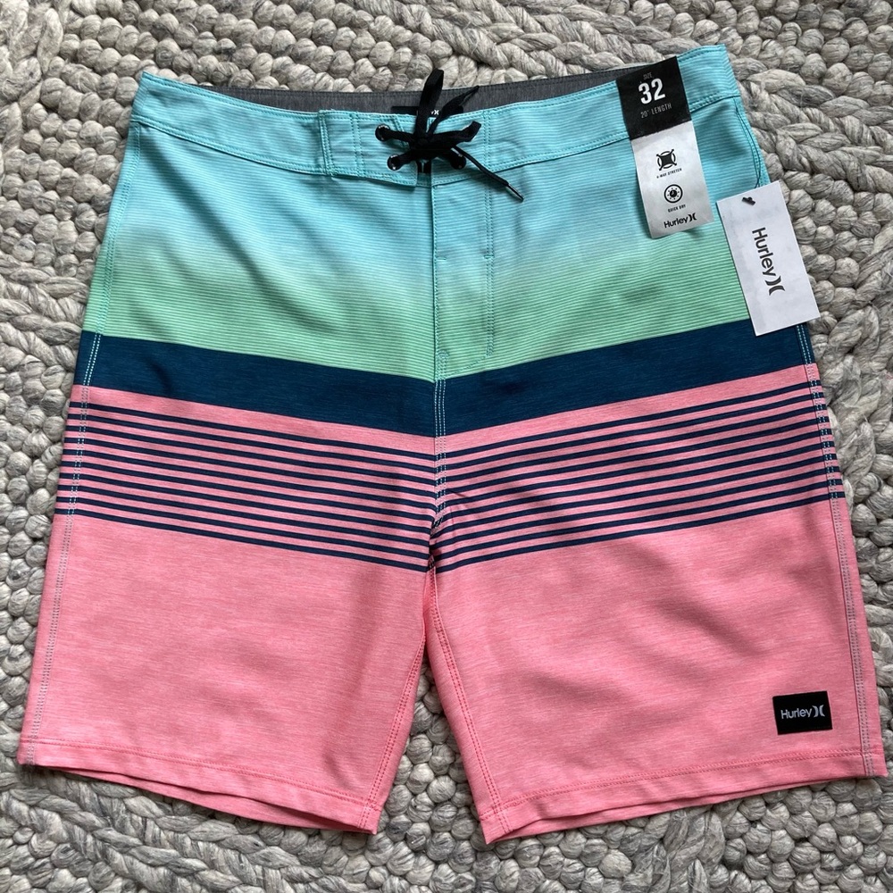 NWT Hurley “weekender” 20 inch board shorts